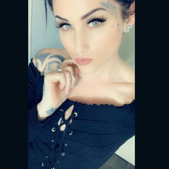 Meet your Posher, Sara - Picture 1 of 1